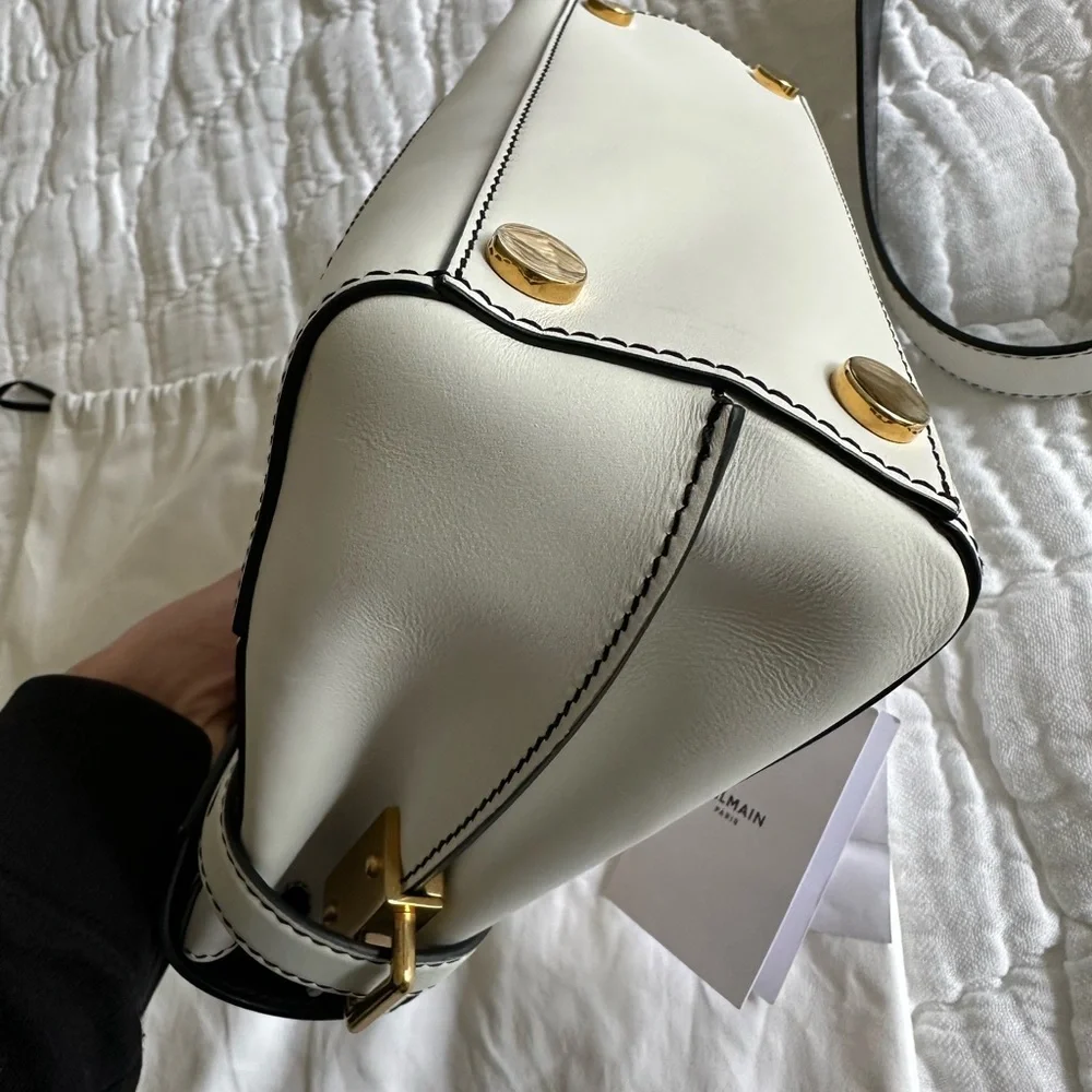 Balmain, white leather off shoulder or Crossbody bag. - Picture 7 of 16